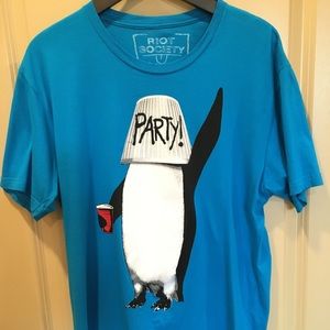Party like a Penguin Designer T-Shirt
